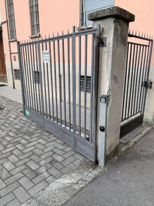 Appartamento Incantevole A Parma Luaran gambar
